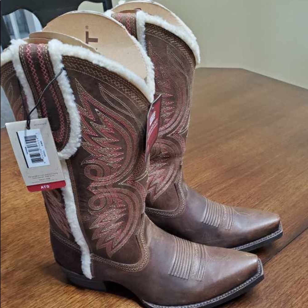 Women’s 9 1/2 Cowboy Boots